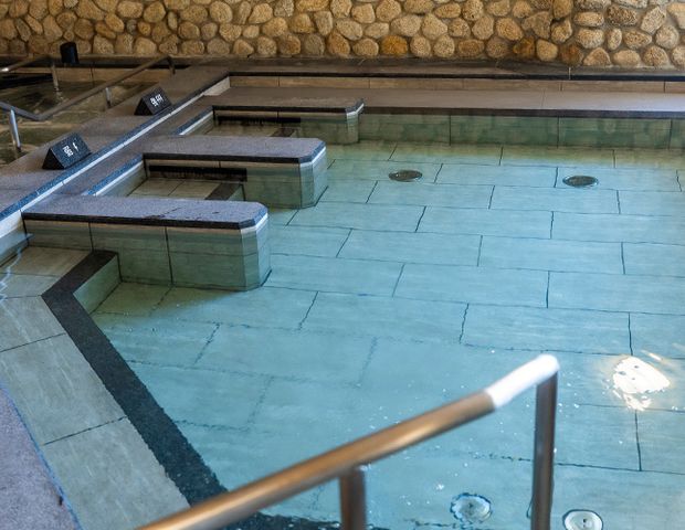 https://www.nagakuteonsen.jp/
