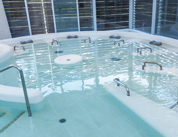 https://www.nagakuteonsen.jp/